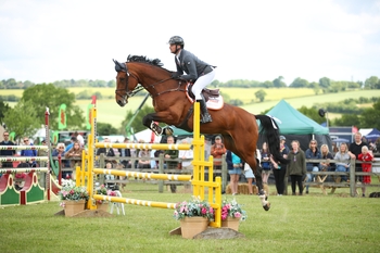 Ronnie Jones clinches the British Horse Feeds Speedi-Beet HOYS Grade C Qualifier at Herts County Show